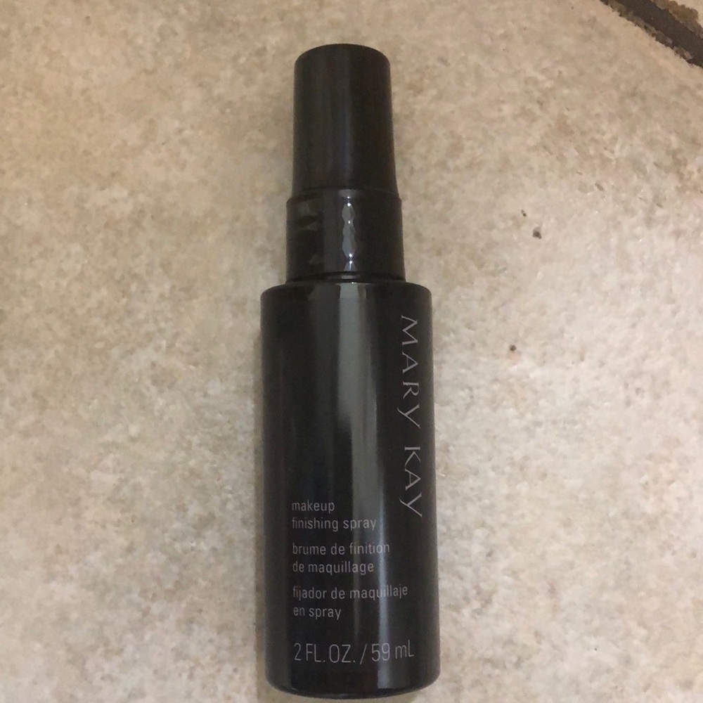 Mary Kay Makeup Finishing Spray